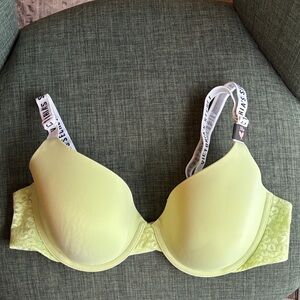 Victoria’s Secret t-shirt lightly lined padded Lime Green Bra Lace Detail 38B